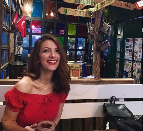 Psikolog Eda Şentürk